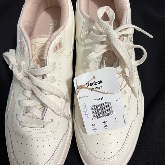 reebok shoes - Picture 3 of 3